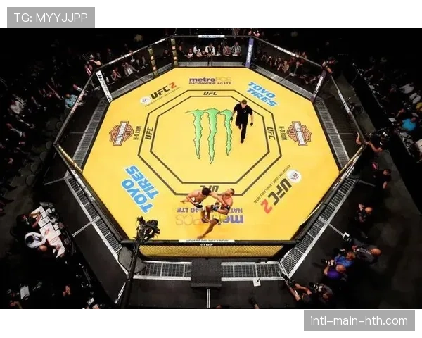 “笼中24小时”:通讯记录UFC Vegas 100赛事幕后团队的工作实况 “笼中24小时”:通讯记录UFC Vegas 100赛事幕后团队的工作实况